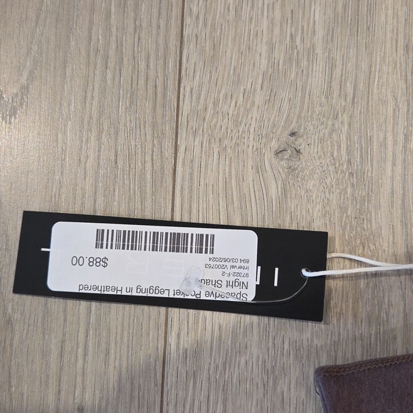 NWT Interval Leggings - Picture 2 of 2